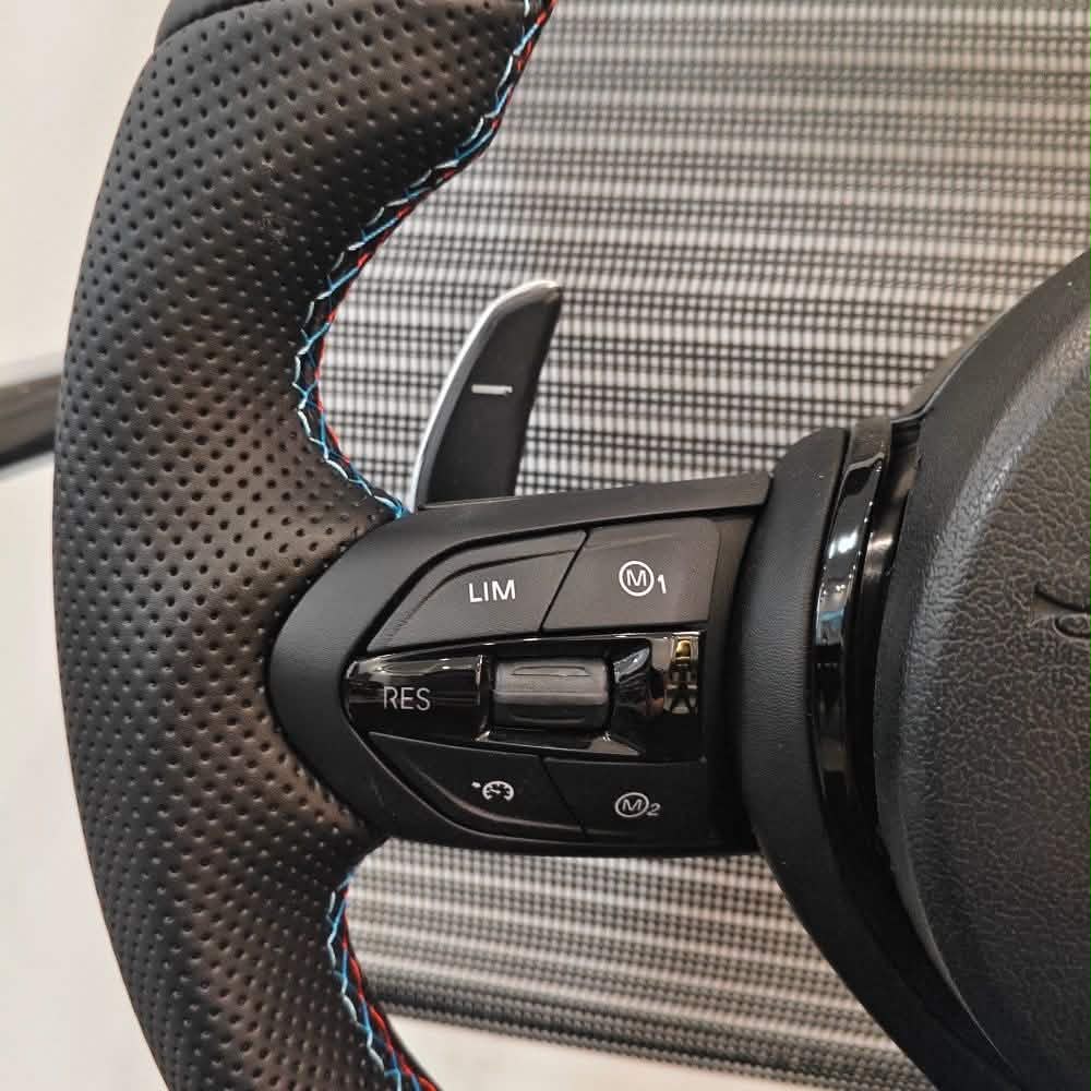 Leather and Alcantara Steering Wheel for BMW E81 E82 E87 E88 E46 E90 E91 E93 E93 E60 E61 E63 E64 E65 E66 E53 E70 E71 E83 E84 E52 E85E86 E89 F20 F21 F22 F23 F46 F46 F30 F31 F34 F80 F32 F33 F36 F82 F83 F07 F10 F11 F90 F06 F12 F13 F01 F02 F25 F26 F48 F85 86
