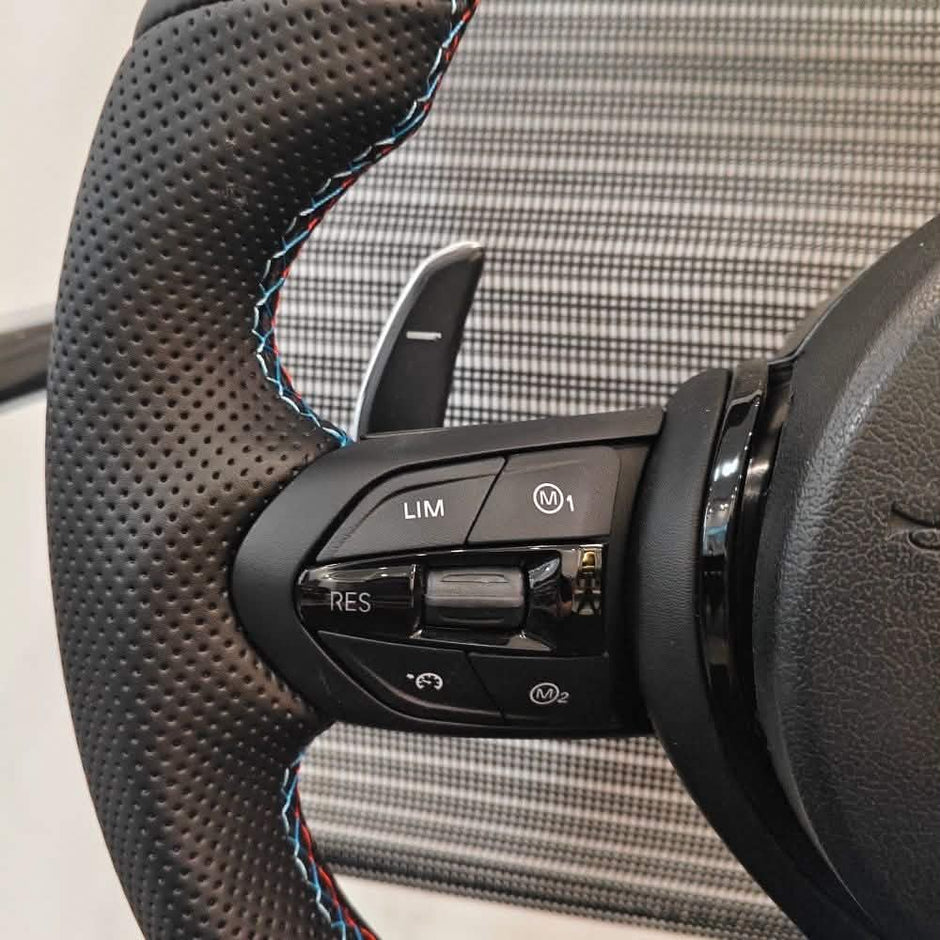 Leather and Alcantara Steering Wheel for BMW E81 E82 E87 E88 E46 E90 E91 E93 E93 E60 E61 E63 E64 E65 E66 E53 E70 E71 E83 E84 E52 E85E86 E89 F20 F21 F22 F23 F46 F46 F30 F31 F34 F80 F32 F33 F36 F82 F83 F07 F10 F11 F90 F06 F12 F13 F01 F02 F25 F26 F48 F85 86